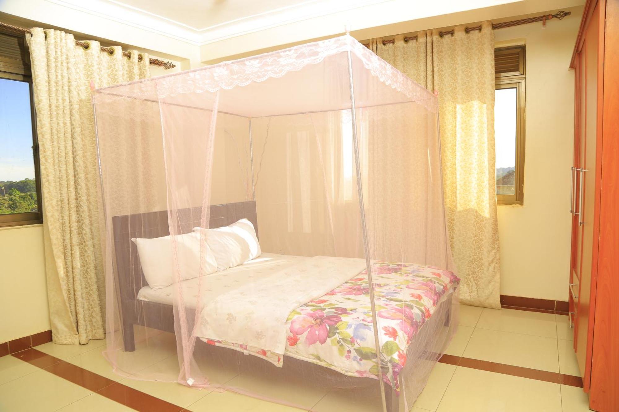 Airport Hotel Ентебе Екстериор снимка